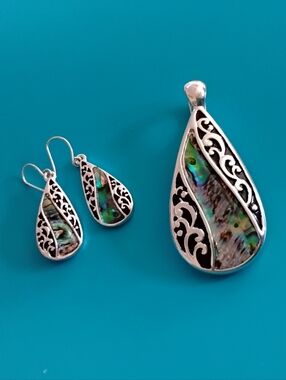 Teardrop Shaped Abalone Shell Pendant and Earrings Set